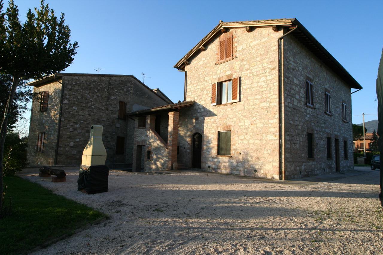 Agriturismo"Il Sagrato Di Assisi" Appartamenti,Camere Екстериор снимка