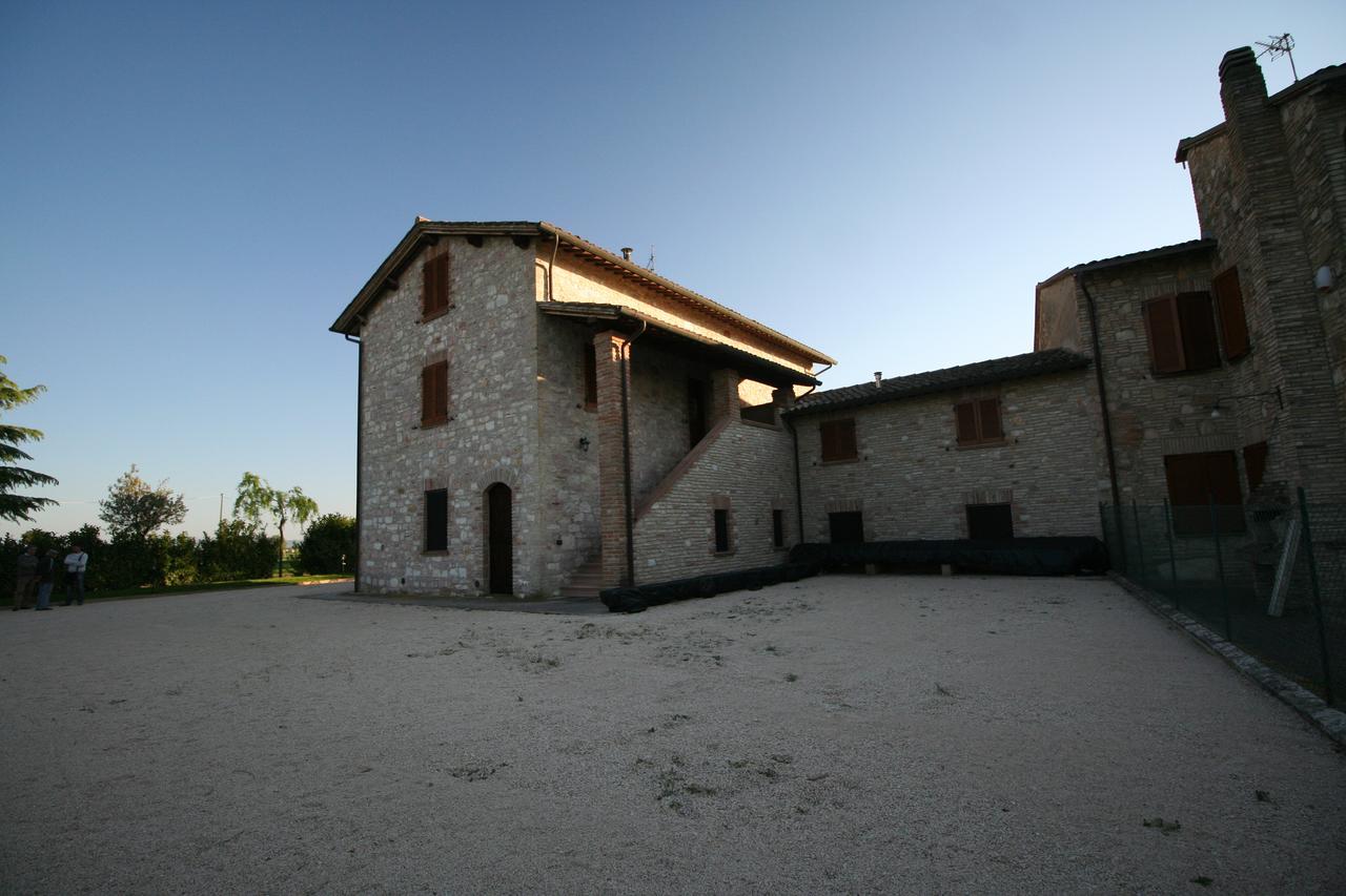 Agriturismo"Il Sagrato Di Assisi" Appartamenti,Camere Екстериор снимка