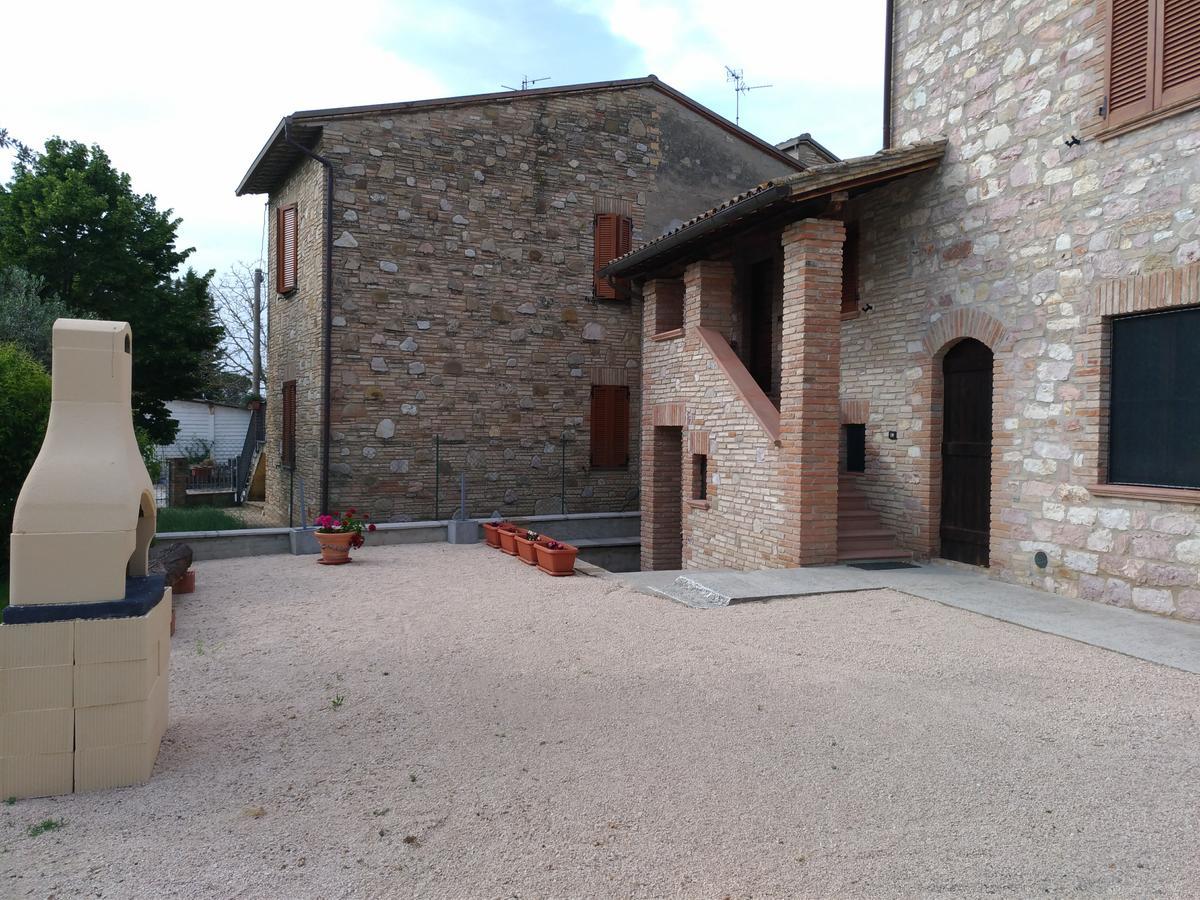 Agriturismo"Il Sagrato Di Assisi" Appartamenti,Camere Екстериор снимка