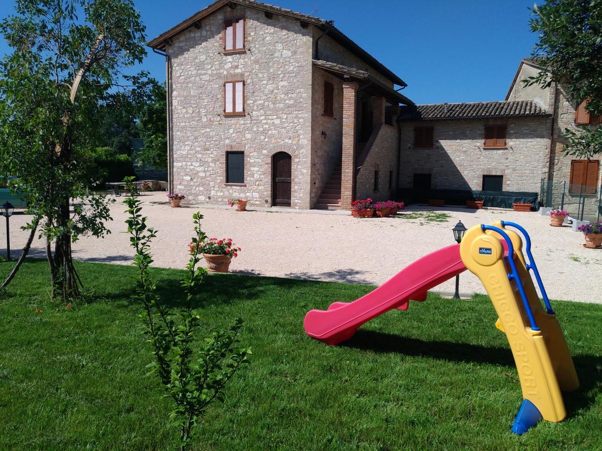 Agriturismo"Il Sagrato Di Assisi" Appartamenti,Camere Екстериор снимка