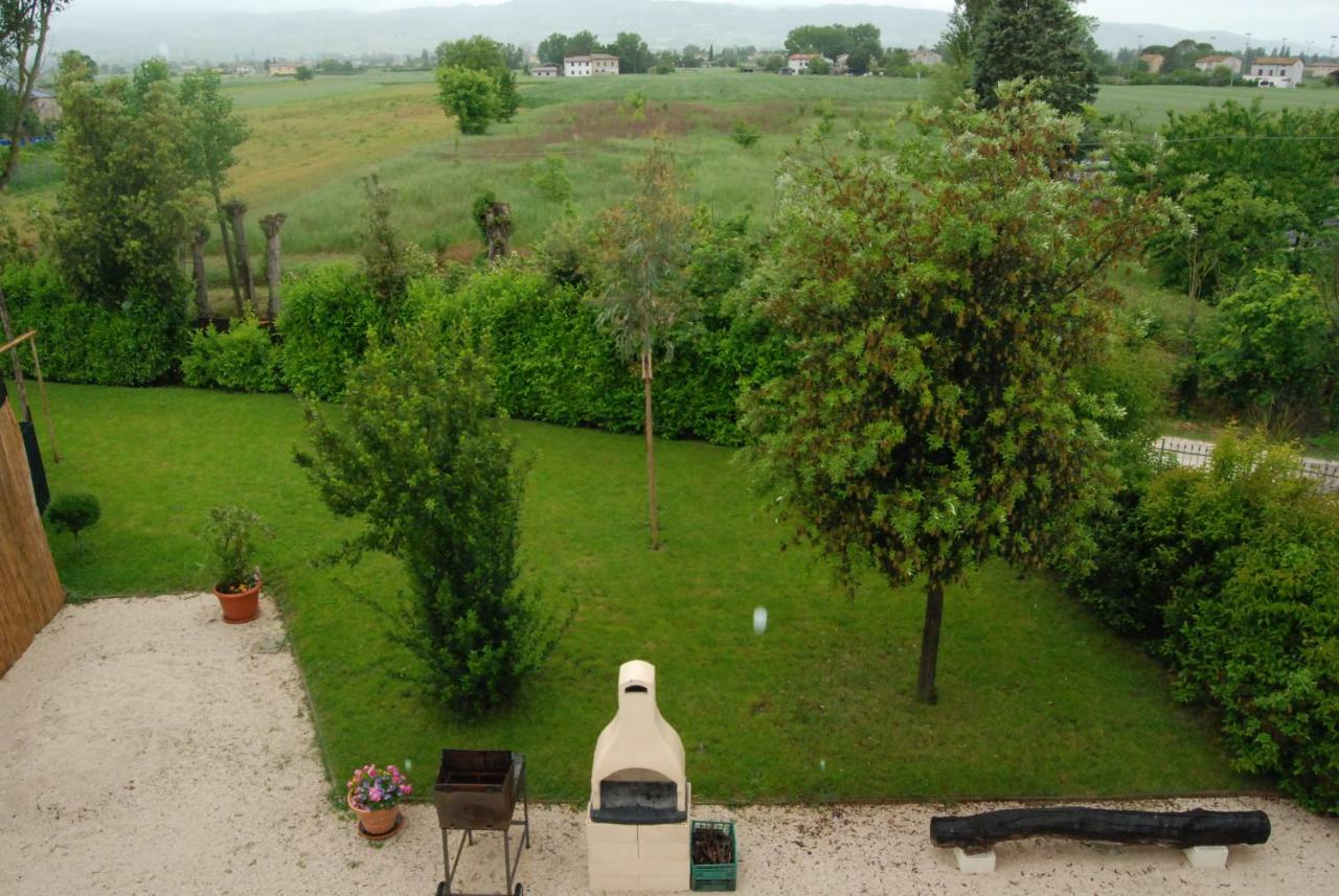 Agriturismo"Il Sagrato Di Assisi" Appartamenti,Camere Екстериор снимка